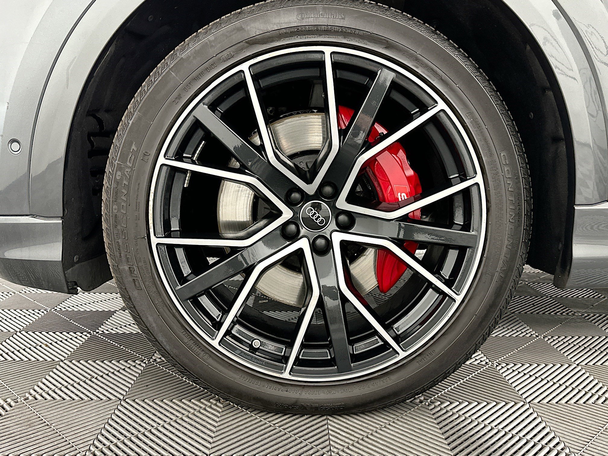 Used 2023 Audi SQ8 Premium Plus w/ Executive Package image 35