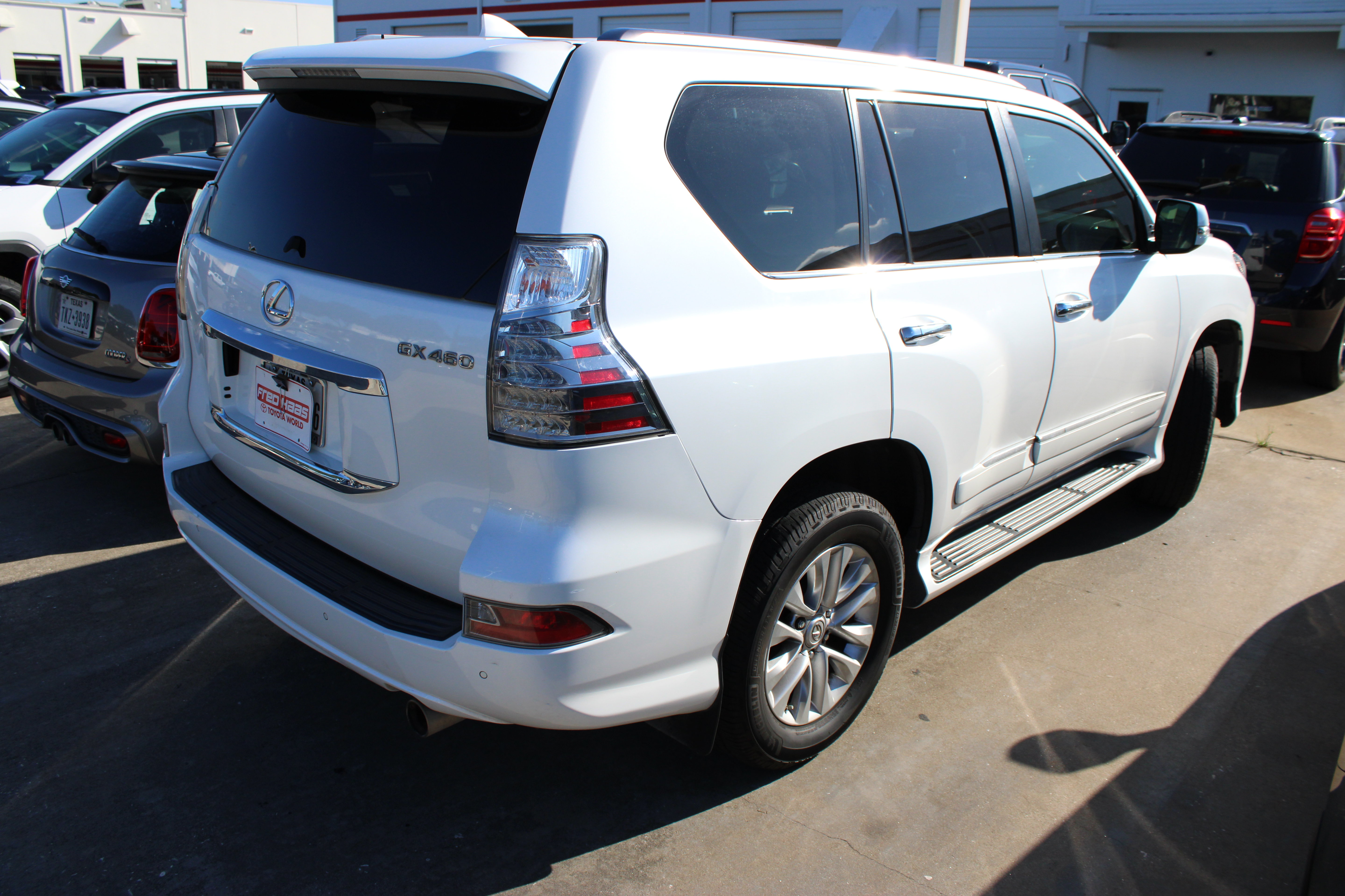 Used 2016 Lexus GX 460 w/ Premium Package AWD/4WD image 9