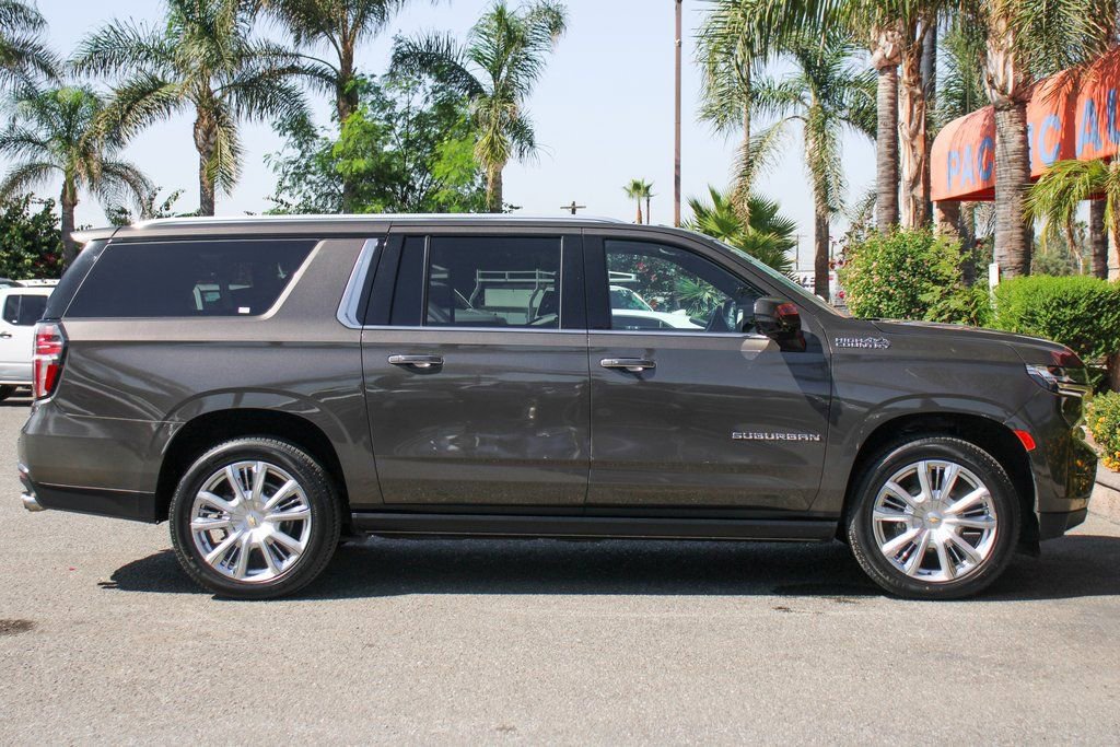 Used 2021 Chevrolet Suburban High Country w/ Premium Package image 14