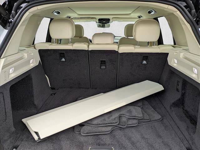 Certified 2024 Land Rover Range Rover SE image 6