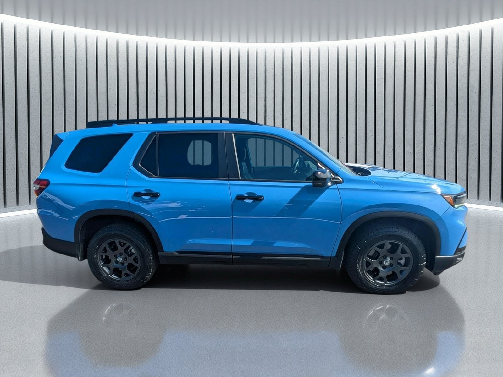 Certified 2025 Honda Pilot TrailSport image 3
