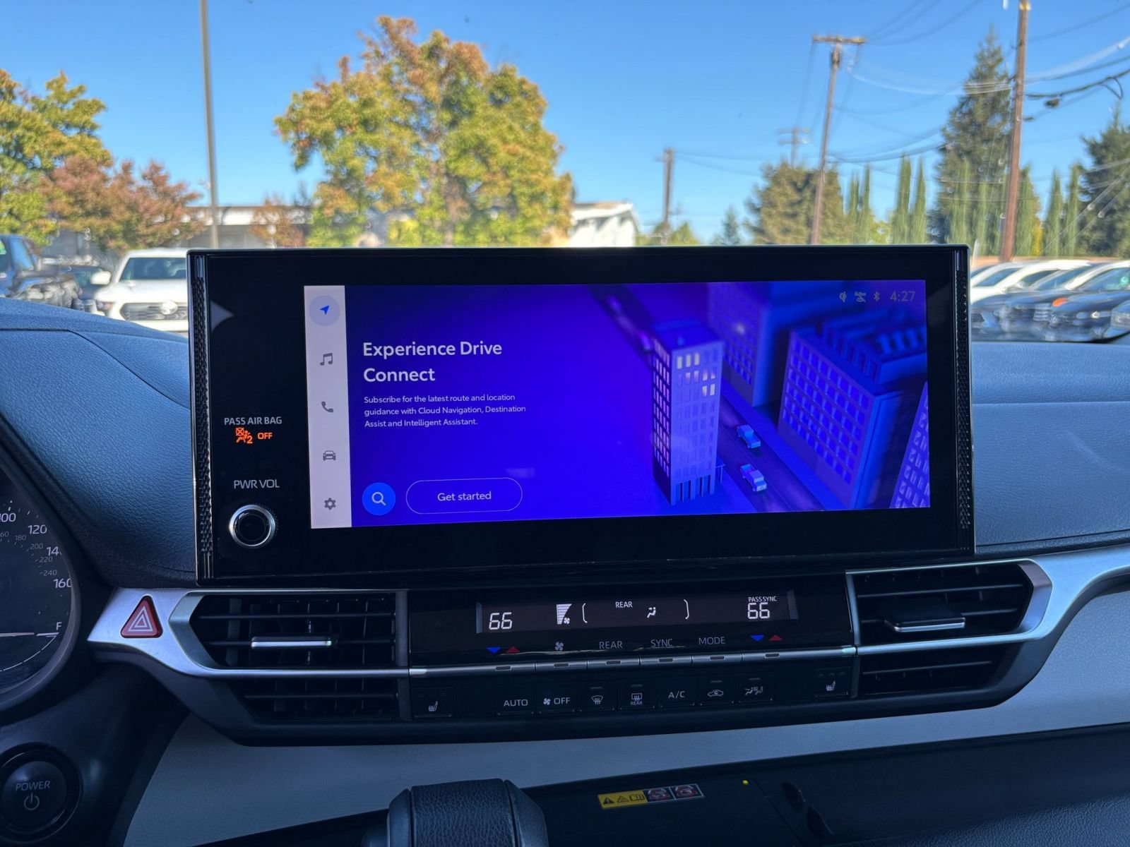 Used 2025 Toyota Sienna XLE FWD image 20