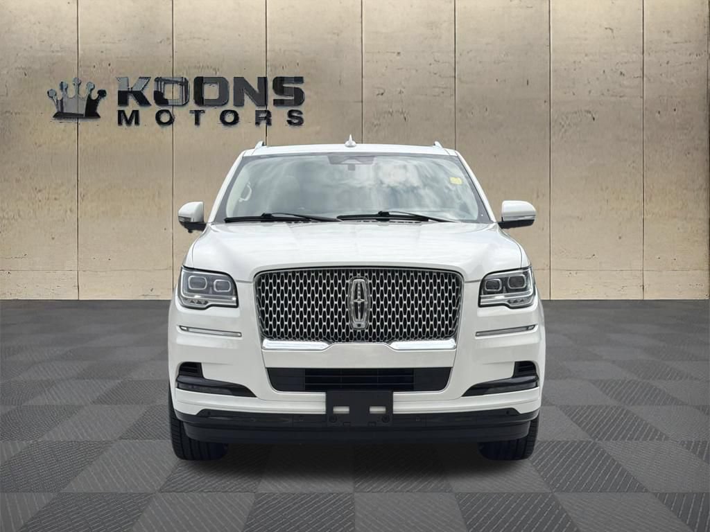 Certified 2023 Lincoln Navigator L Reserve AWD/4WD image 3