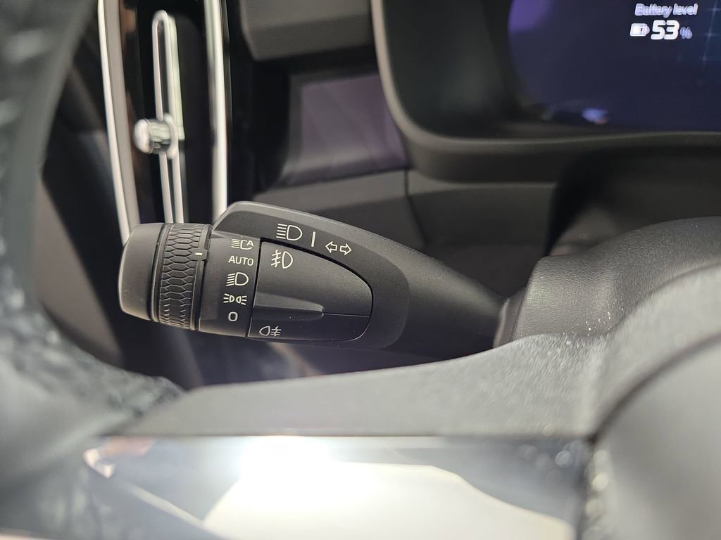 Used 2023 Volvo C40 P8 Recharge Ultimate image 28