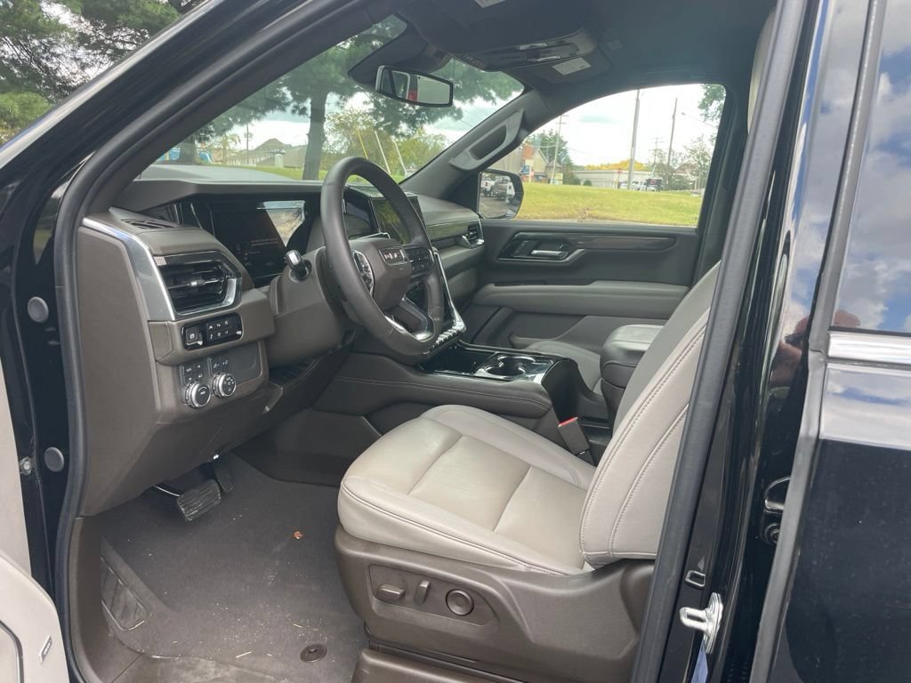 Used 2025 GMC Yukon XL Elevation AWD/4WD image 10