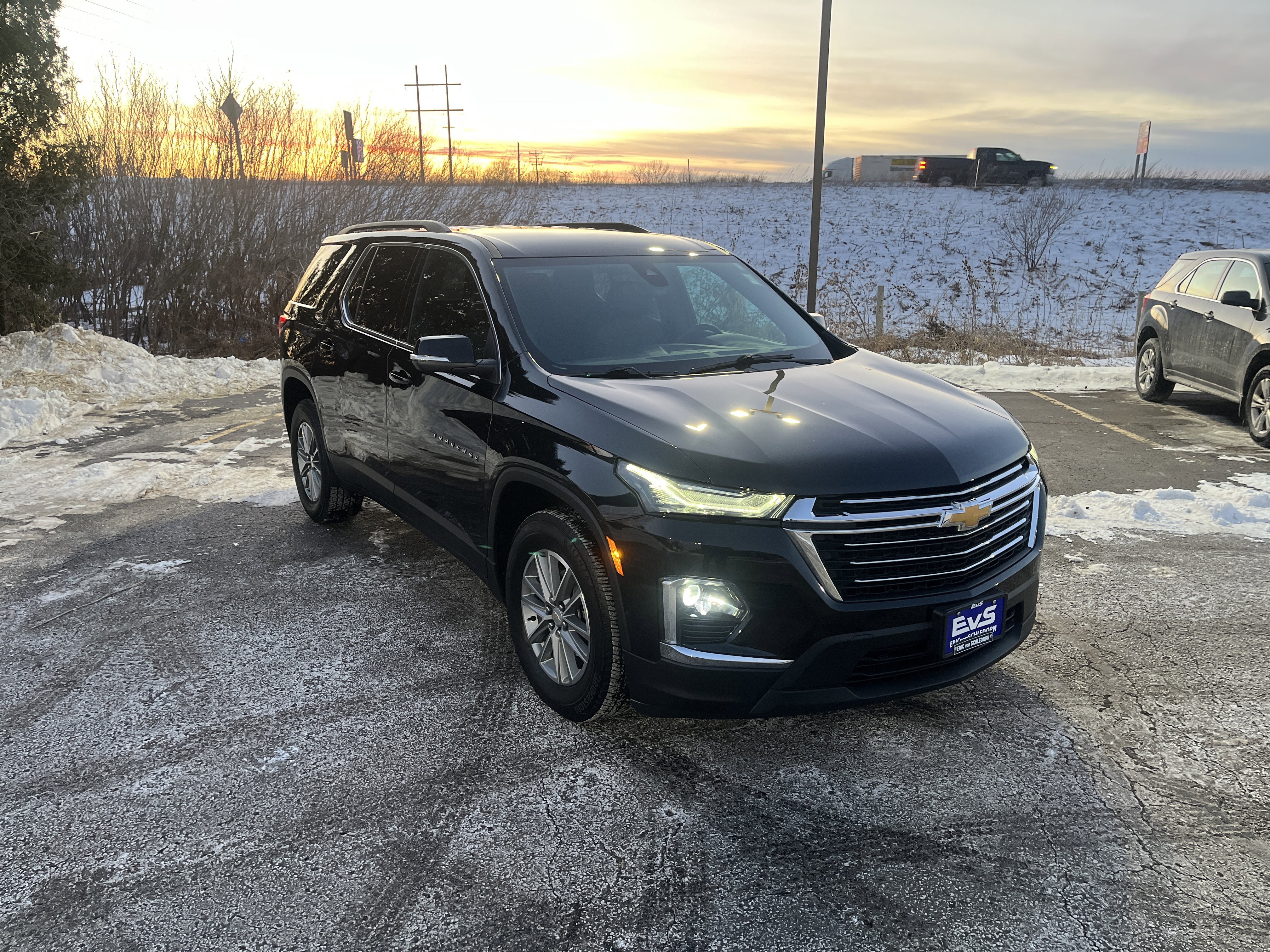 Used 2023 Chevrolet Traverse LT image 8