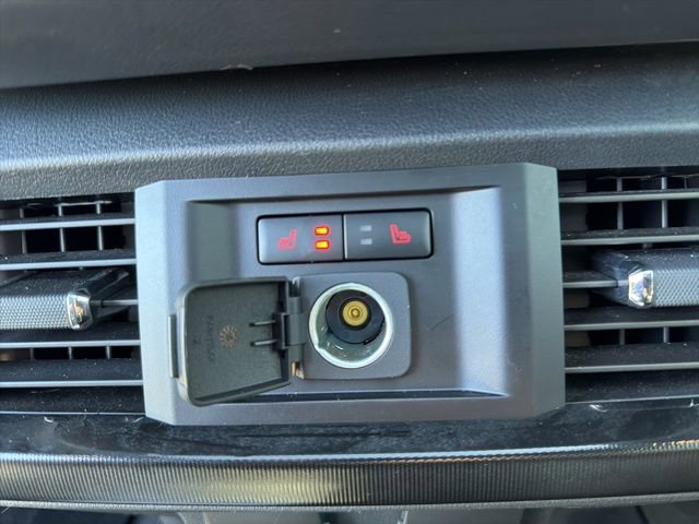 Used 2023 Ford F150 Lightning Platinum AWD/4WD image 23