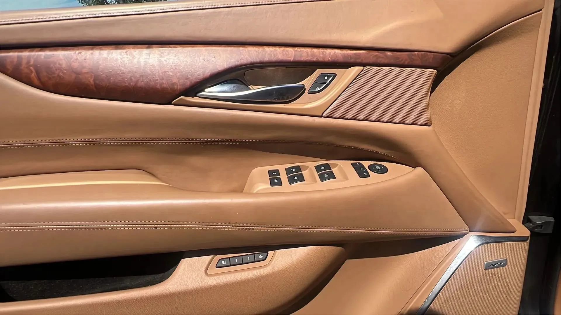 Used 2016 Cadillac Escalade Platinum image 22