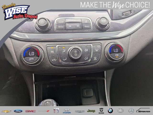 Used 2016 Chevrolet Impala LT w/ Convenience Package image 16