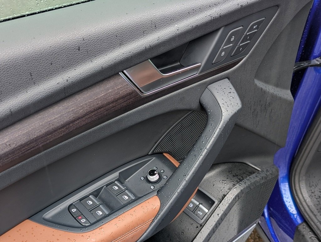 Used 2022 Audi Q5 e Prestige w/ Prestige Package image 11