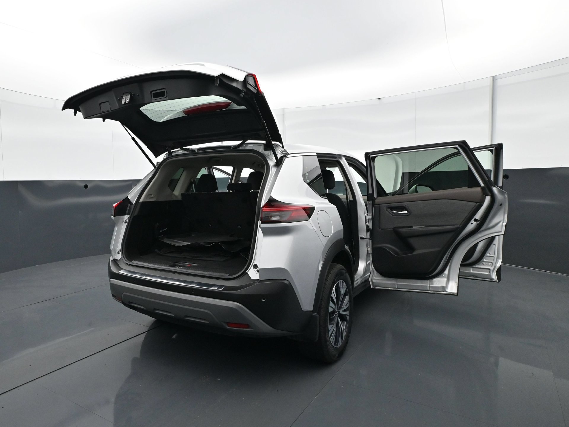 Used 2023 Nissan Rogue SV AWD/4WD image 34