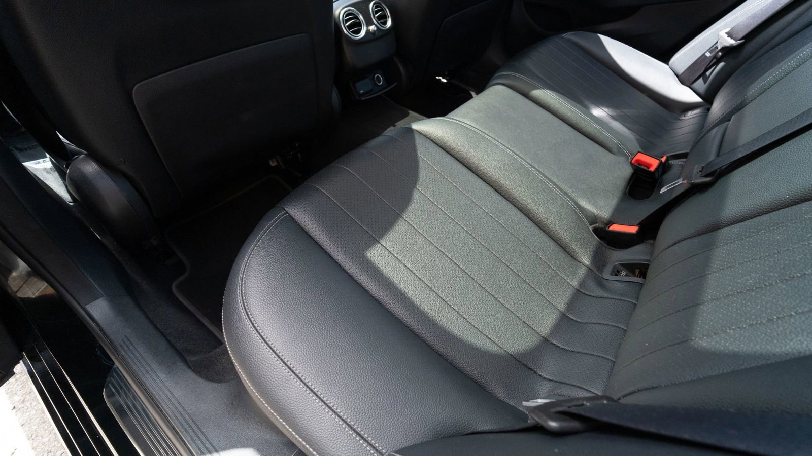Used 2019 Mercedes-Benz E 300 w/ Premium 1 Package image 23