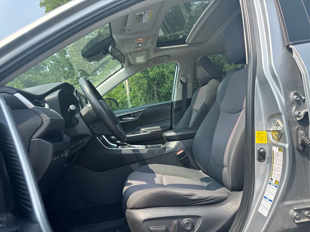 Used 2019 Toyota RAV4 XLE image 28