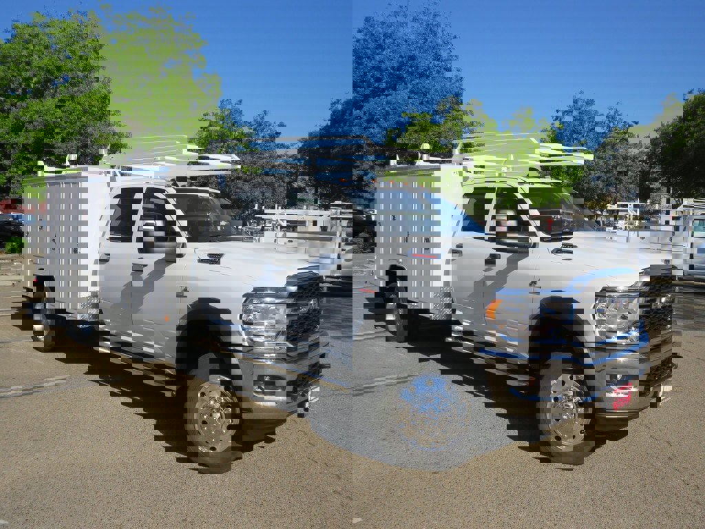 New 2023 RAM 4500 Tradesman w/ Chrome Appearance Group image 3