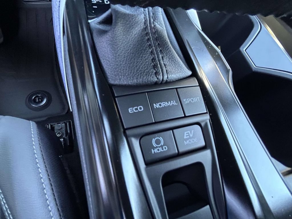New 2026 Toyota Camry Hybrid FWD image 21