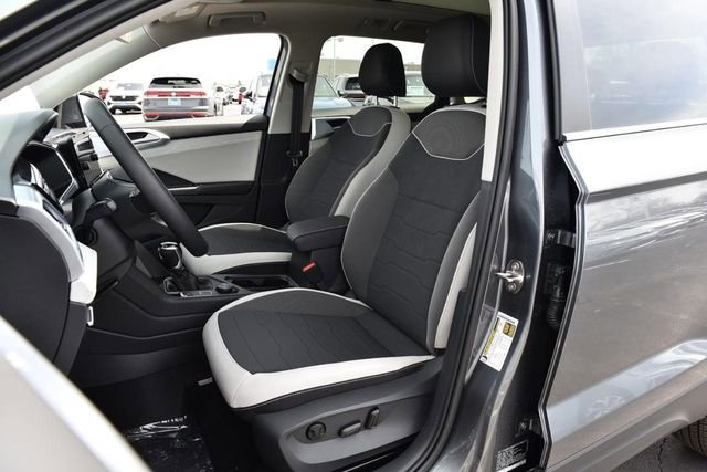 New 2026 Volkswagen Taos SE image 20