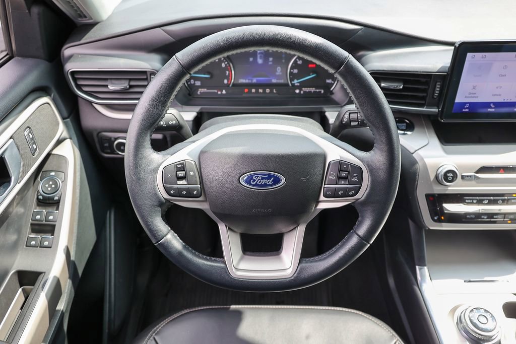 Certified 2023 Ford Explorer XLT w/ Equipment Group 202A AWD/4WD image 8