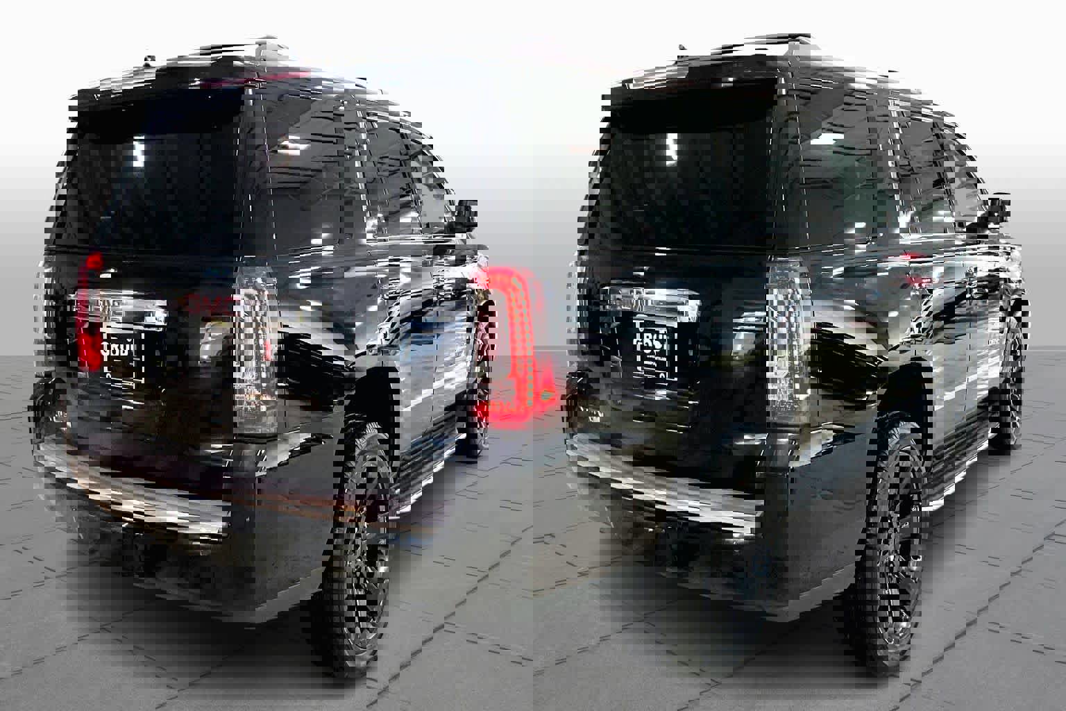 Used 2019 GMC Yukon Denali w/ Open Road Package image 13