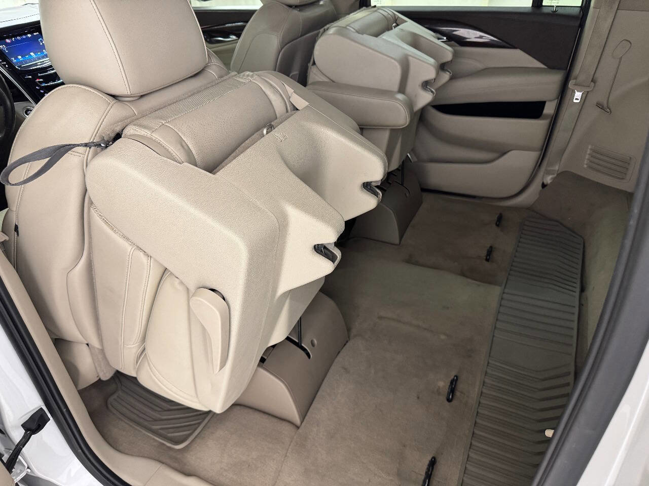 Used 2016 Cadillac Escalade ESV Premium AWD/4WD image 30