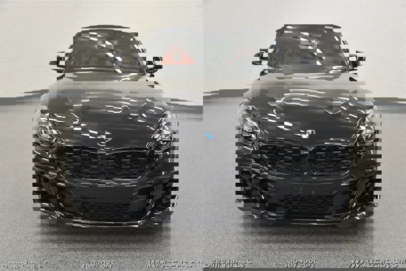 Used 2023 BMW Z4 M40i w/ Premium Package image 4