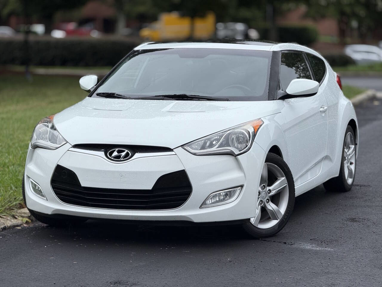 Used 2014 Hyundai Veloster w/ Style Package 02 image 1