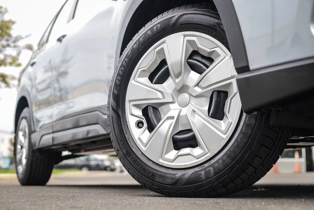 Used 2020 Subaru Forester AWD/4WD image 14
