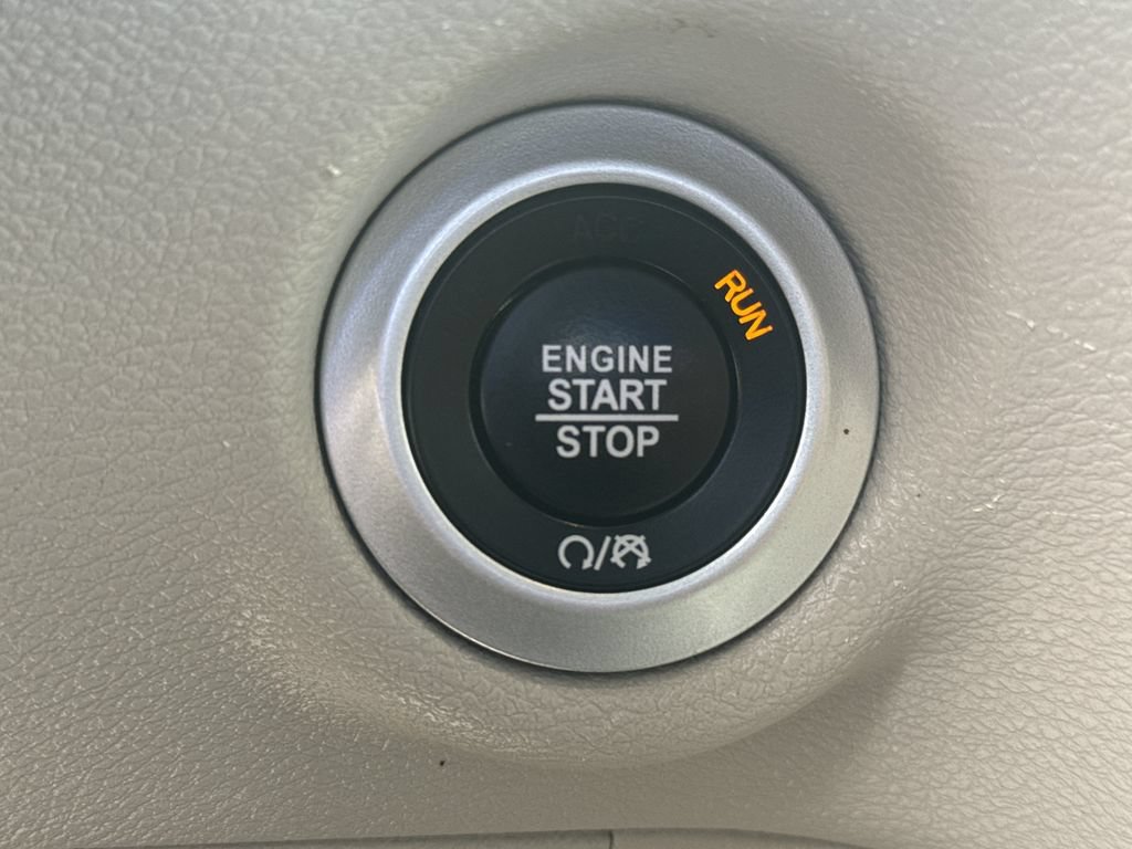 Used 2024 Chrysler Pacifica Touring-L FWD image 21