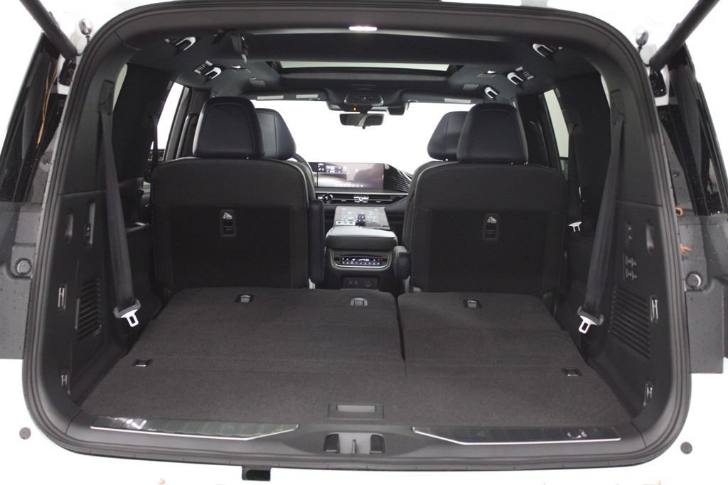 New 2026 INFINITI QX80 4WD w/ Sport Exterior Package image 48