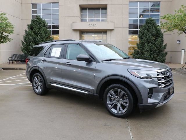 Used 2025 Ford Explorer Active w/ Active Comfort Package AWD/4WD image 1
