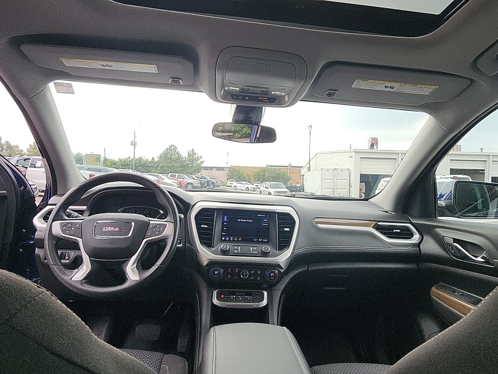 Used 2023 GMC Acadia SLE w/ Driver Convenience Package FWD image 21