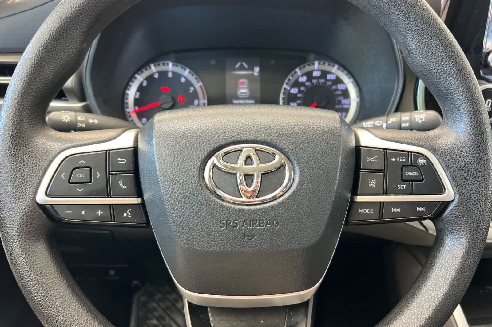 Used 2022 Toyota Highlander L AWD/4WD image 26