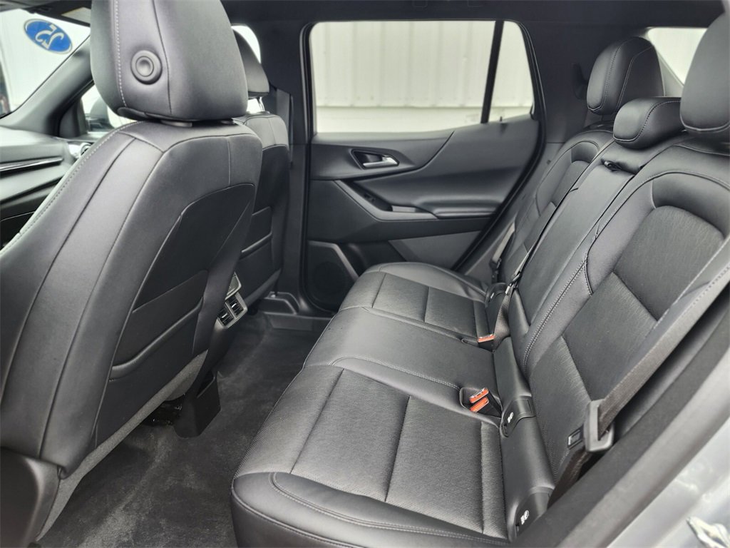 Used 2025 Chevrolet Equinox LT w/ Convenience Package II image 14