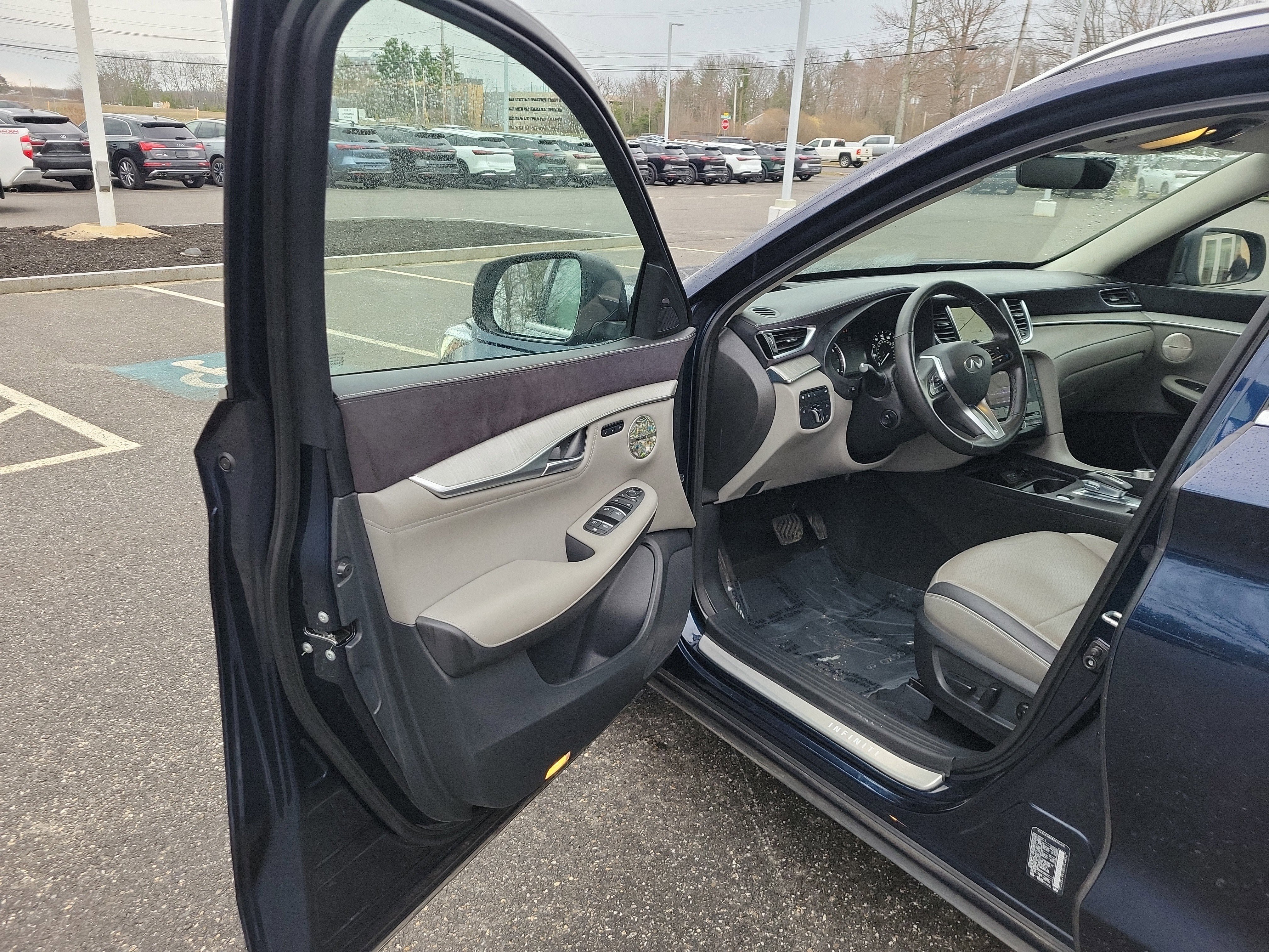 Used 2023 INFINITI QX50 Sensory AWD/4WD image 17