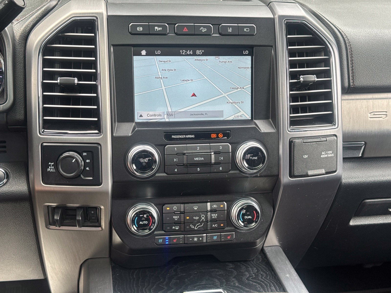 Used 2019 Ford F350 Platinum w/ Platinum Ultimate Package AWD/4WD image 30