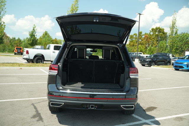 Used 2023 Volkswagen Atlas SE w/ Panoramic Sunroof Package FWD image 18