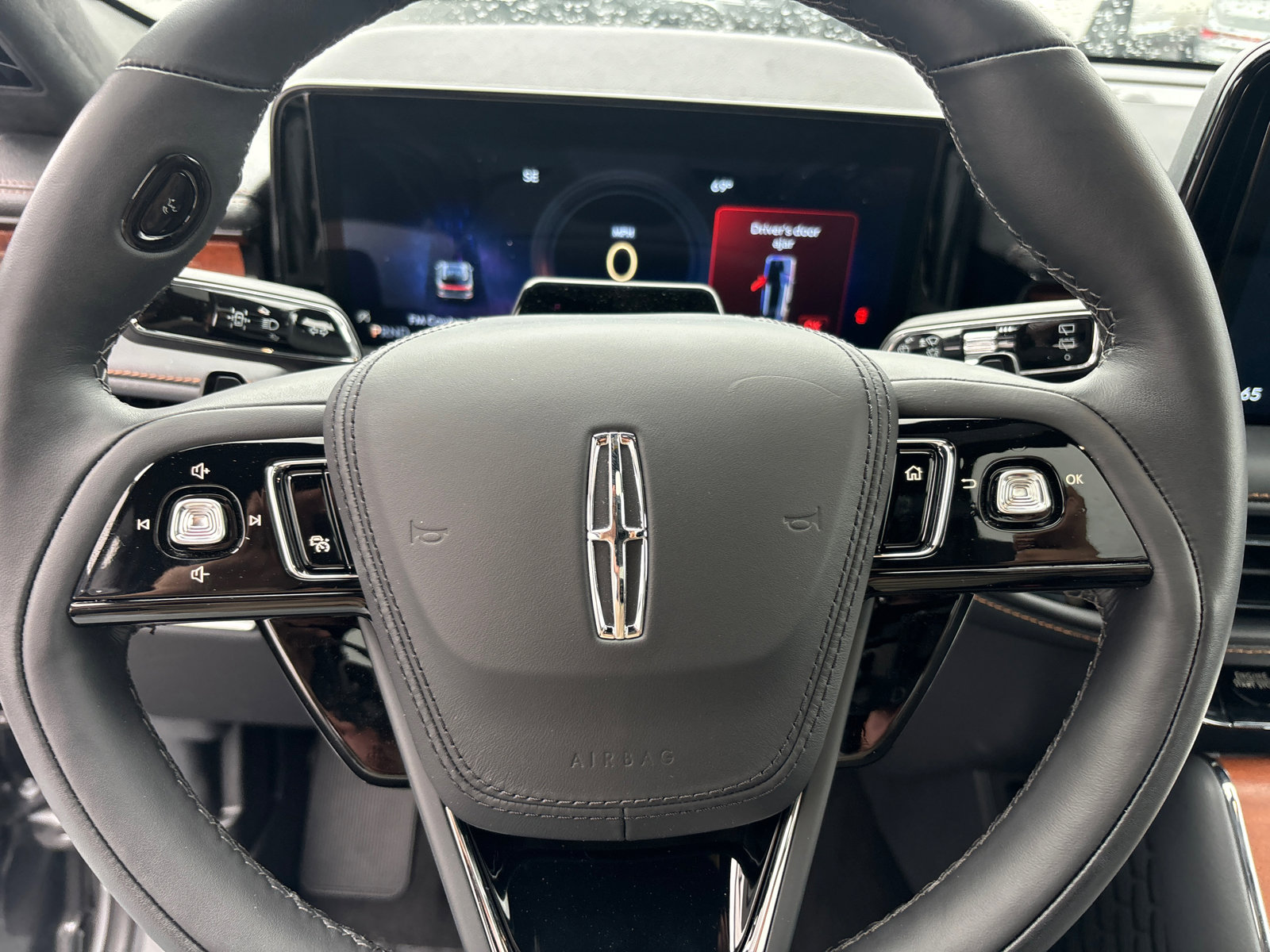 New 2025 Lincoln Aviator Black Label image 18