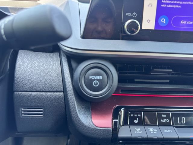 Used 2023 Toyota Prius Prime FWD image 17