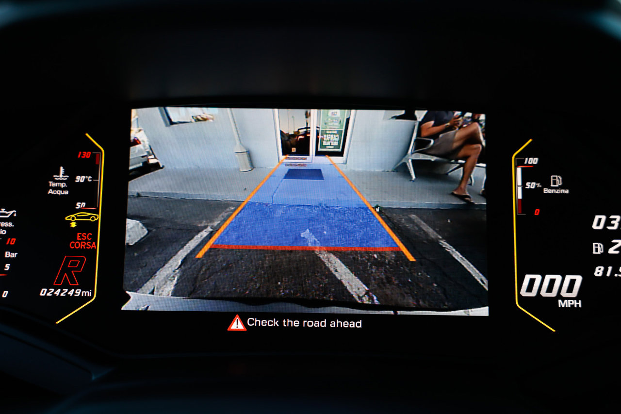 Used 2020 Lamborghini Huracan EVO image 30