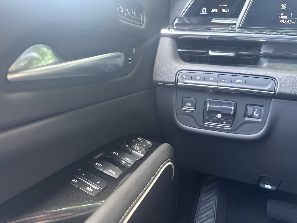 Used 2021 Cadillac Escalade Sport AWD/4WD image 29