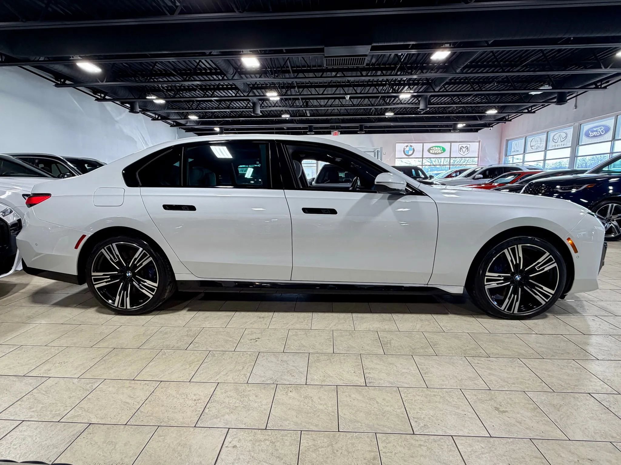 Used 2024 BMW 760i xDrive image 34