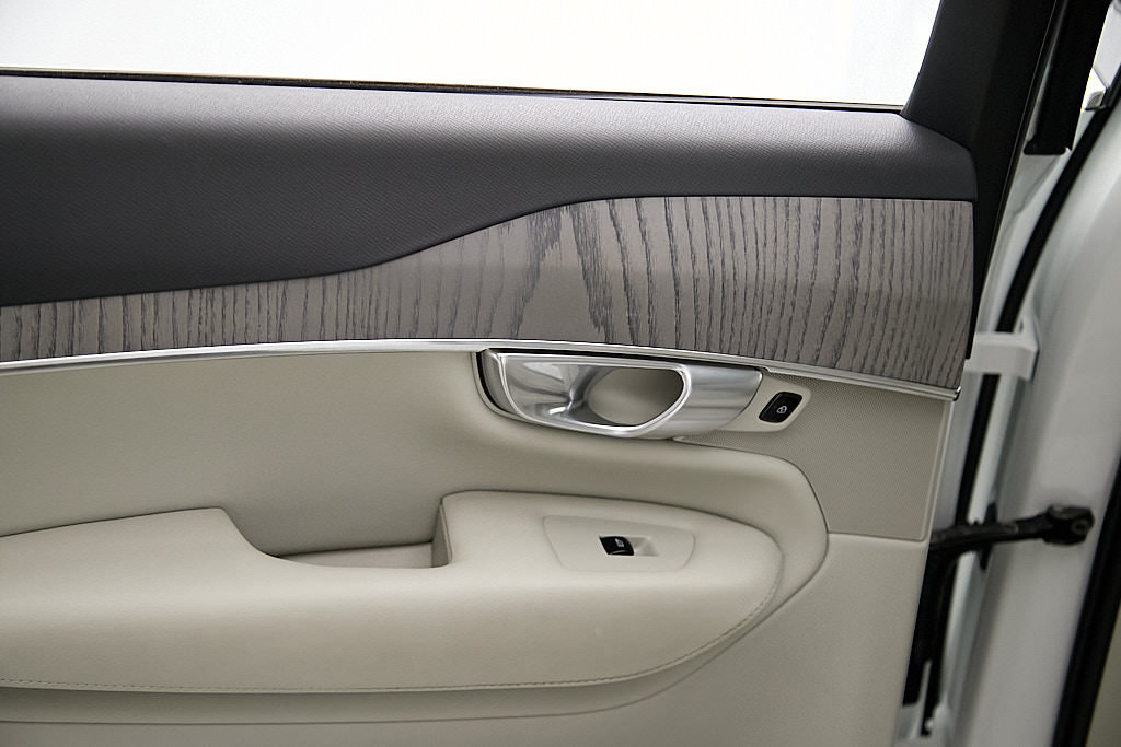 Certified 2024 Volvo XC90 B6 Plus w/ Protection Package Premier AWD/4WD image 20