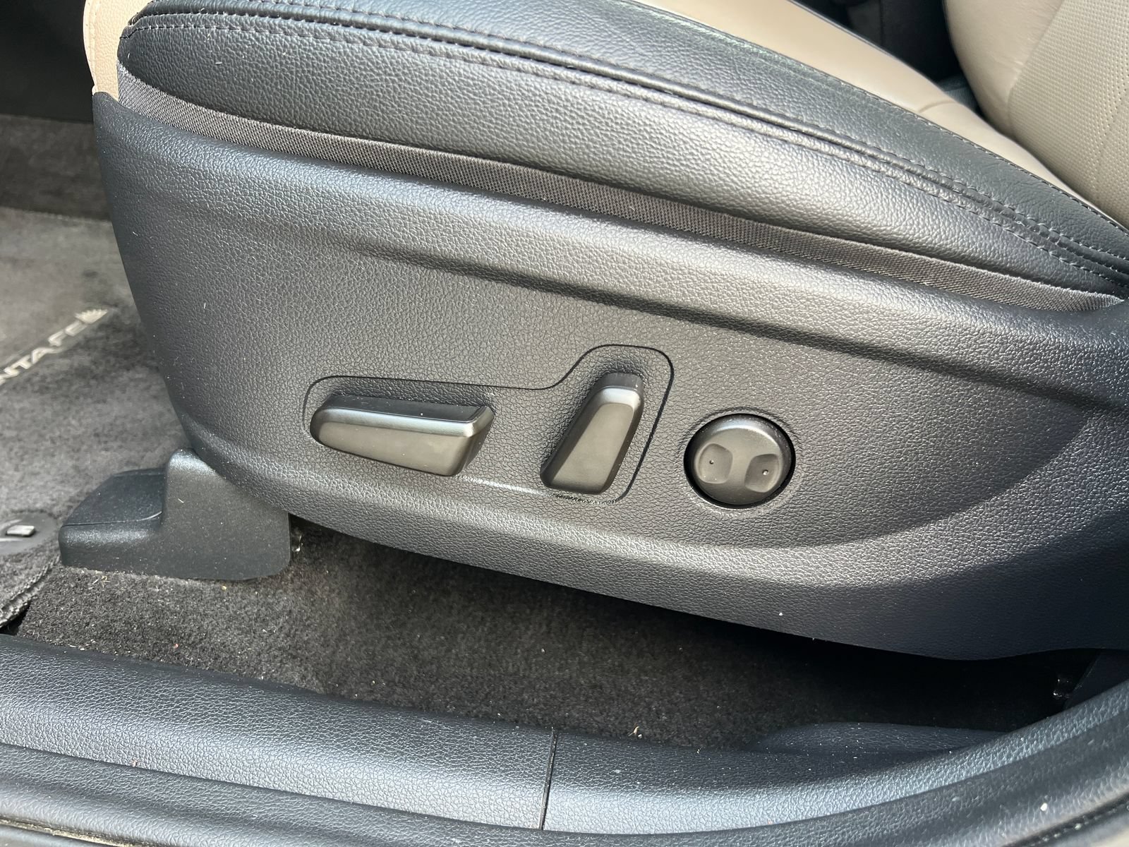 Used 2020 Hyundai Santa Fe SEL FWD image 27