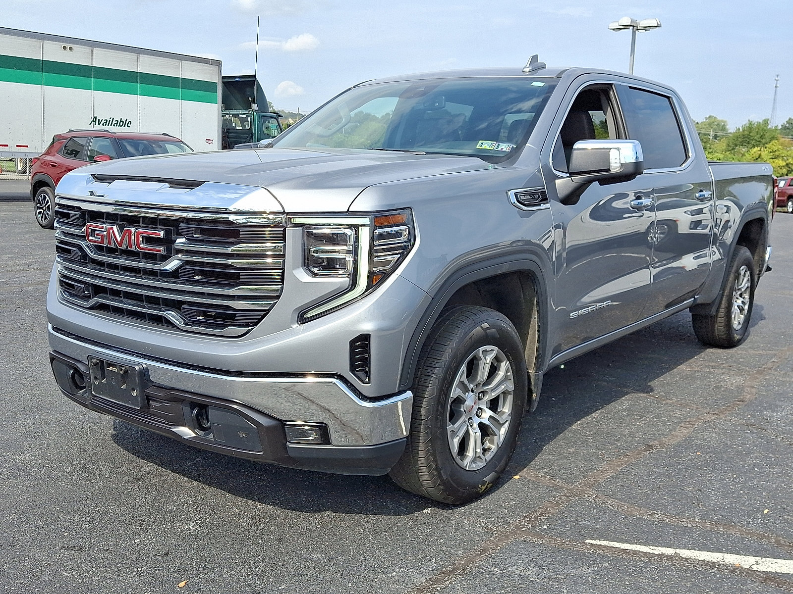 Used 2024 GMC Sierra 1500 SLT image 3