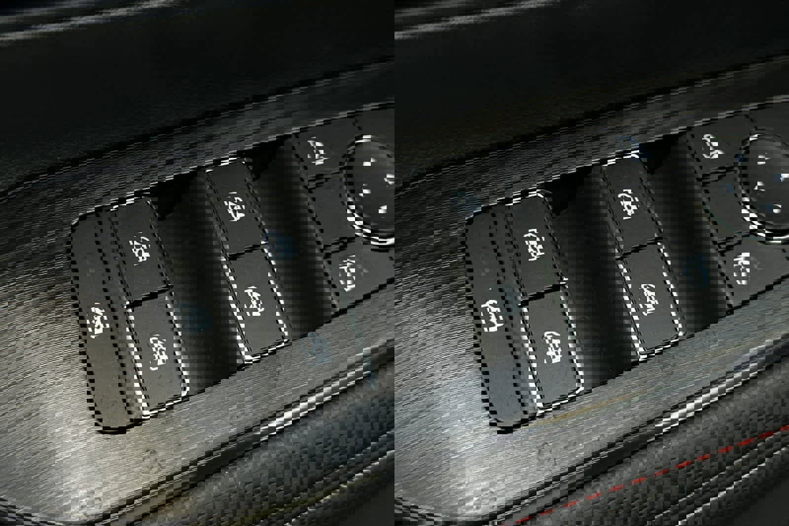 New 2026 Nissan Kicks SR image 14