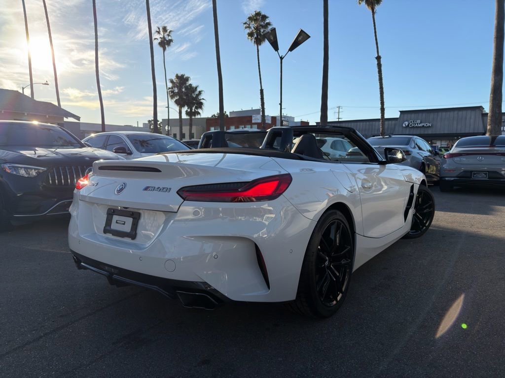 Used 2022 BMW Z4 M40i w/ Premium Package image 4