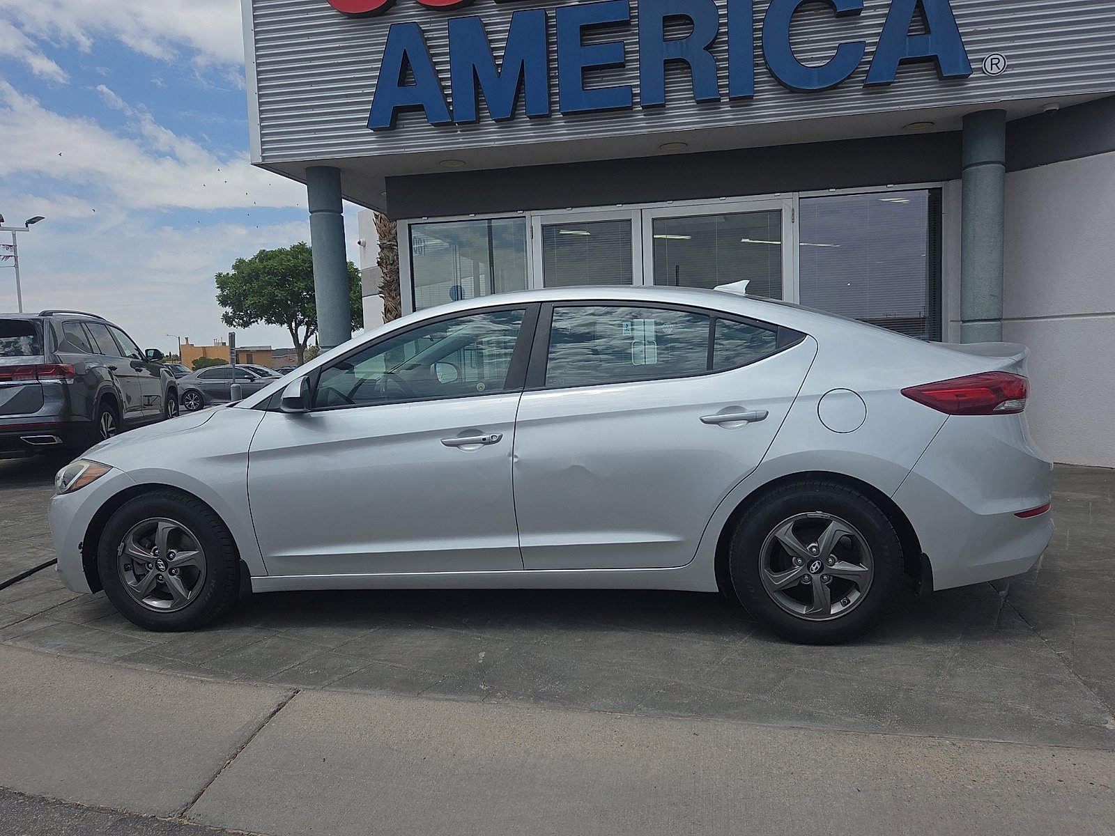Used 2017 Hyundai Elantra ECO FWD image 3