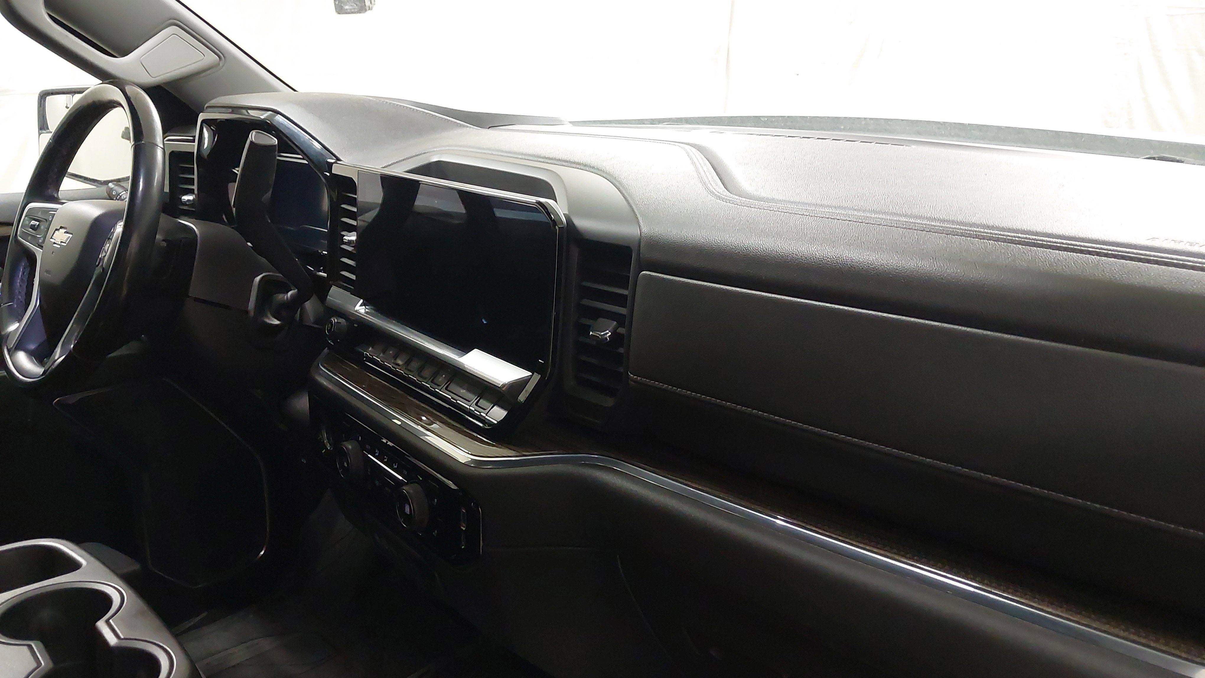 Certified 2023 Chevrolet Silverado 1500 LT w/ Z71 Off-Road Package image 29