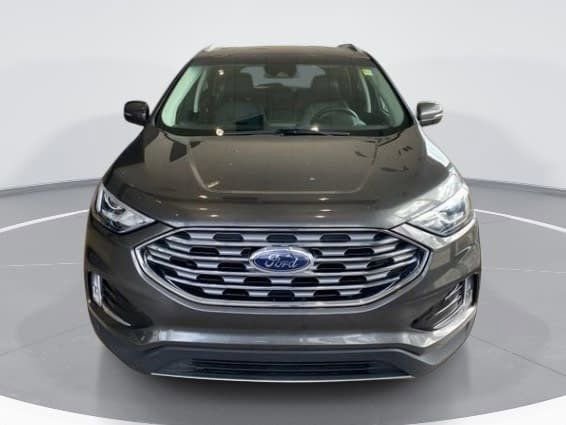 Used 2019 Ford Edge Titanium w/ Cold Weather Package image 9