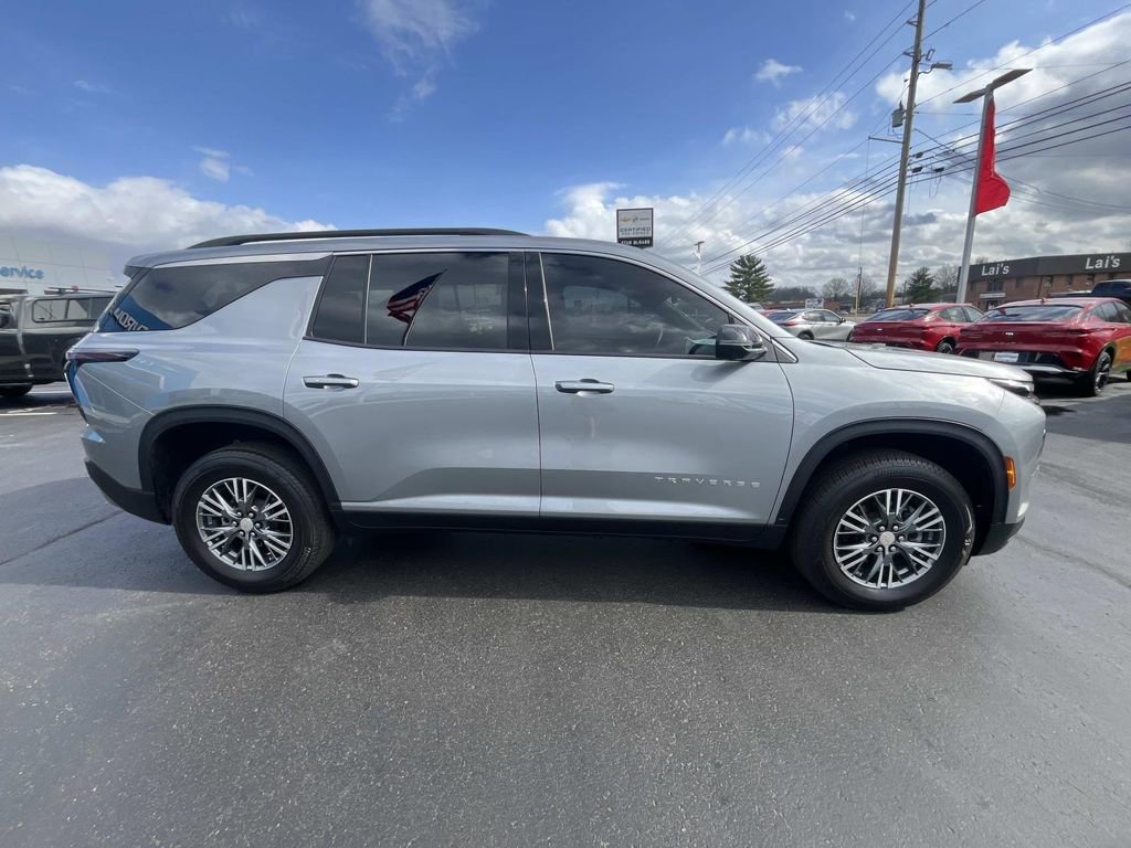 Certified 2024 Chevrolet Traverse LT FWD image 9