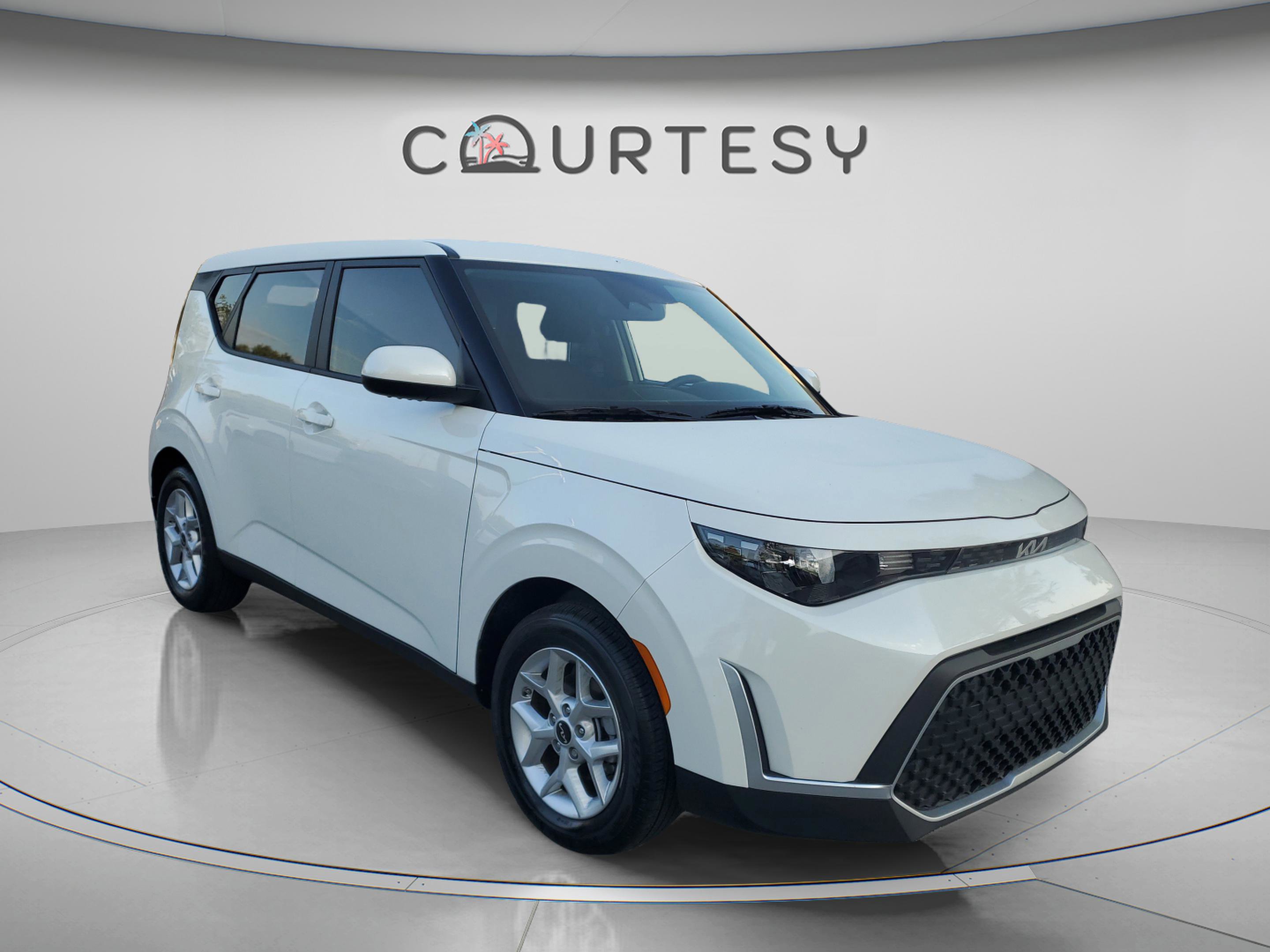 Certified 2025 Kia Soul LX w/ LX Technology Package image 5